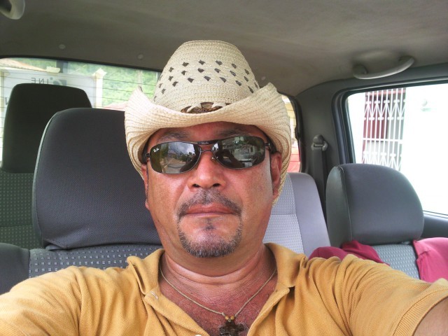 Date this georgeous Honduras man RamÃ³n from Tegucigalpa HN433