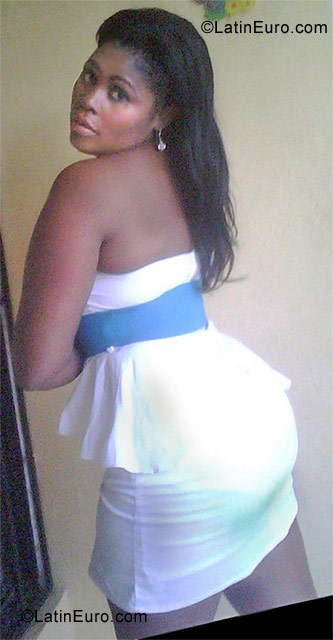 Date this nice looking Dominican Republic girl Angela from Santo Domingo DO15041