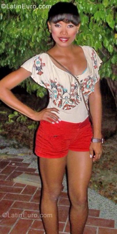 Date this pretty Colombia girl Yurinaortega from Cartagena CO10377