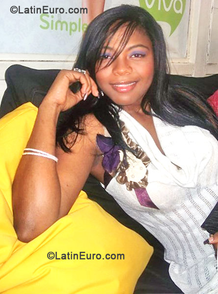 Date this happy Dominican Republic girl Ingrid from Santo Domingo DO11356