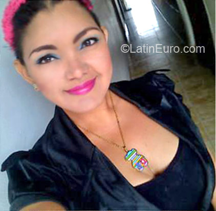 Date this sultry Colombia girl Yosi from Cucuta CO21733