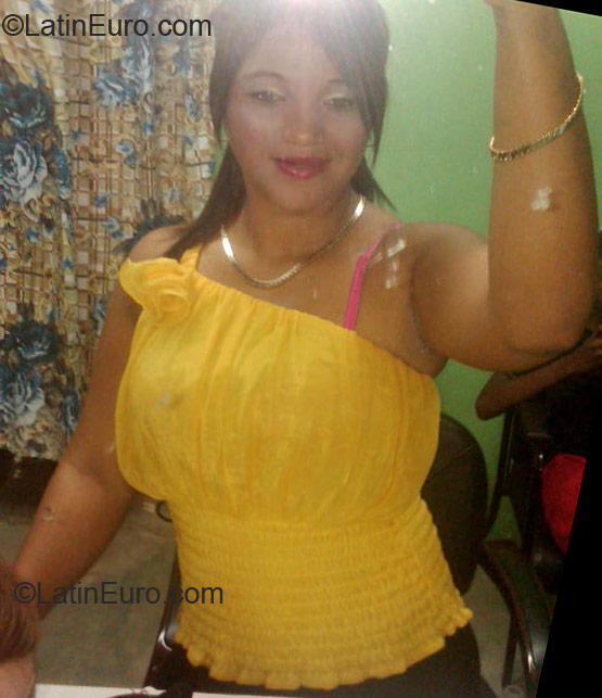 Date this delightful Dominican Republic girl Josmary payano from Santo Domingo DO11923