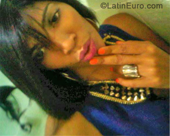 Date this attractive Dominican Republic girl Ilonki from San pedro De Macoris DO13185