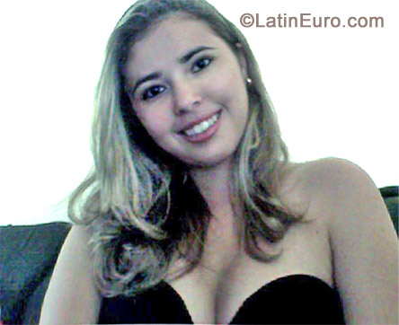 Date this fun Brazil girl Kathelen from Rio Verde BR7249