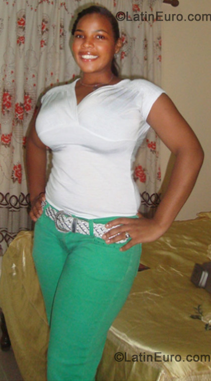 Date this athletic Dominican Republic girl Marleni from Puerto Plata DO13375