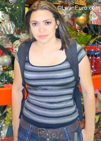 Date this beautiful Brazil girl Melissa from Presidente Getulio BR7273