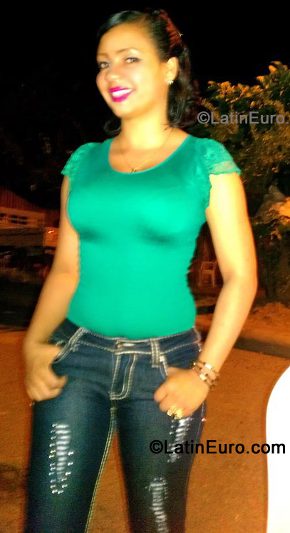 Date this attractive Dominican Republic girl Taveras from Santiago DO13637