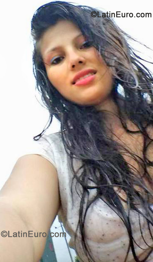 Date this stunning Colombia girl KERLY JOHANNA from Neiva Huila CO11705