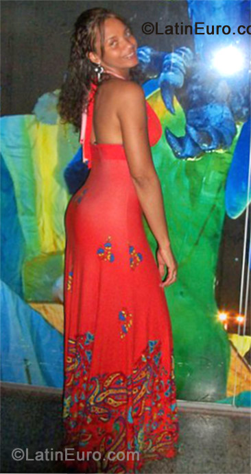 Date this sensual Brazil girl Rita from Salvador BR7290