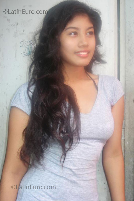 Date this georgeous Philippines girl Sairene from Bulacan PH537