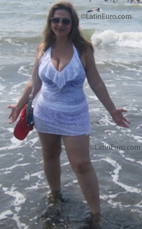 Date this happy Colombia girl Lucidey from Tulua CO12033