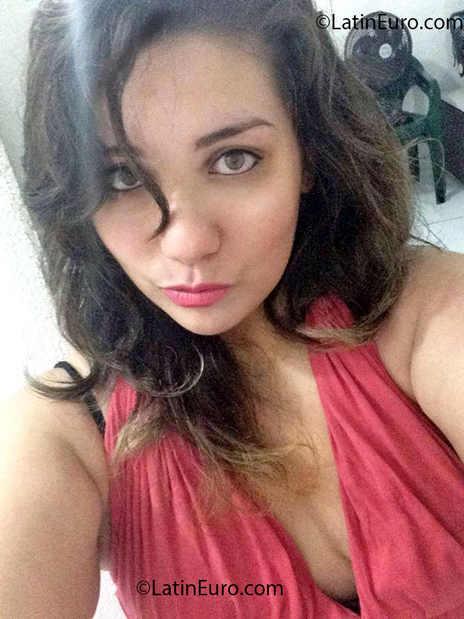 Date this athletic Brazil girl Natalia from Sao Paulo BR7472