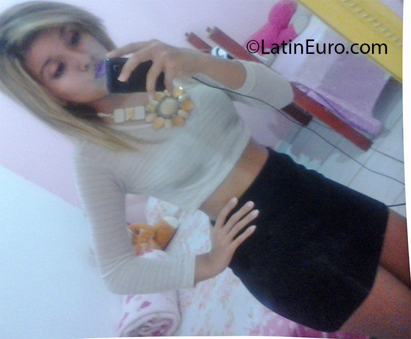 Date this happy Brazil girl Raquel from Fortaleza BR7501