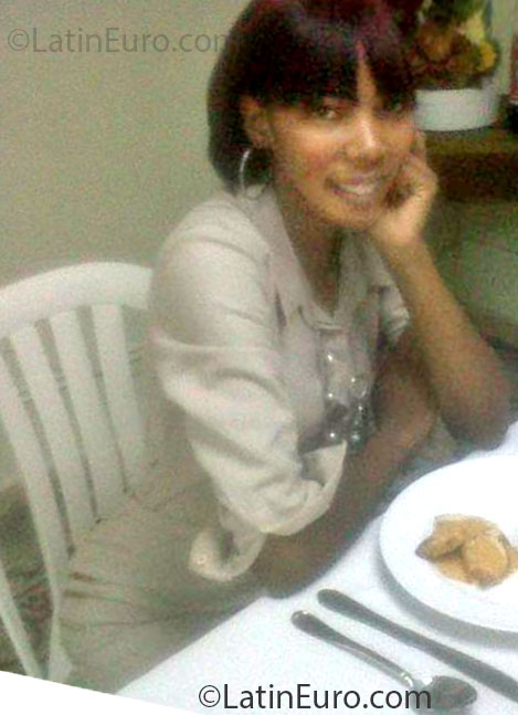 Date this charming Dominican Republic girl Andrea from Santo Domingo DO14440