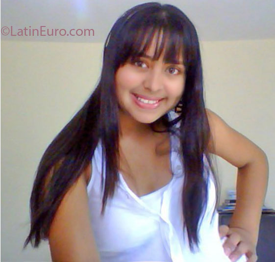 Date this pretty Colombia girl Rossaly from Bucaramanga CO12191