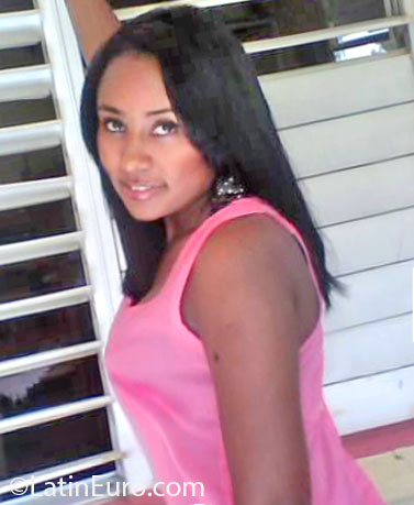 Date this stunning Dominican Republic girl Mary emilia from Santiago DO14468