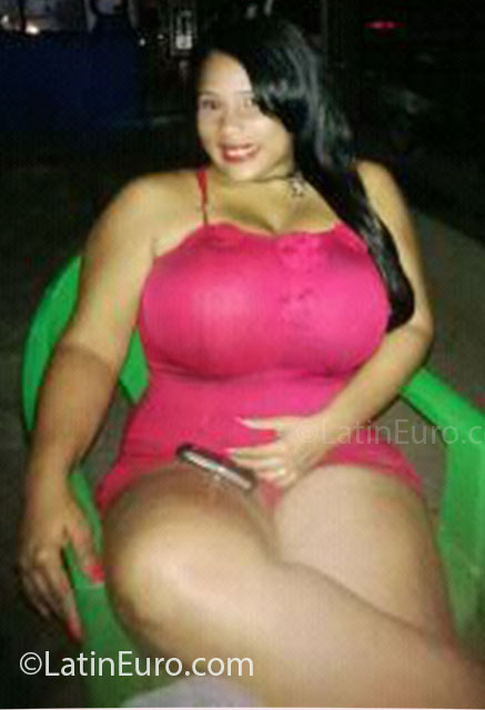 Date this charming Dominican Republic girl Gissell from Santo Domingo DO14473