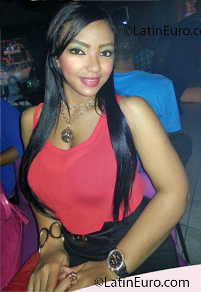 Date this sultry Dominican Republic girl Jeritzy from Puerto Plata DO14492