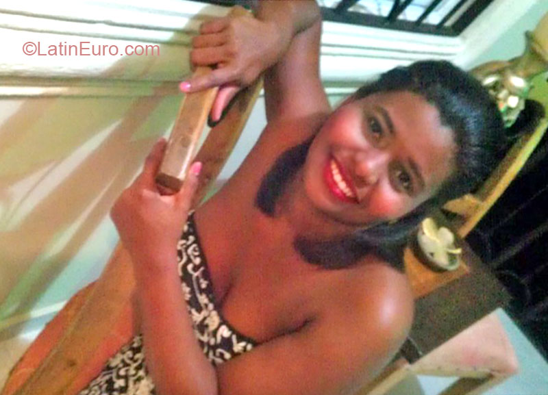 Date this foxy Dominican Republic girl Madelin from Puerto Plata DO14682
