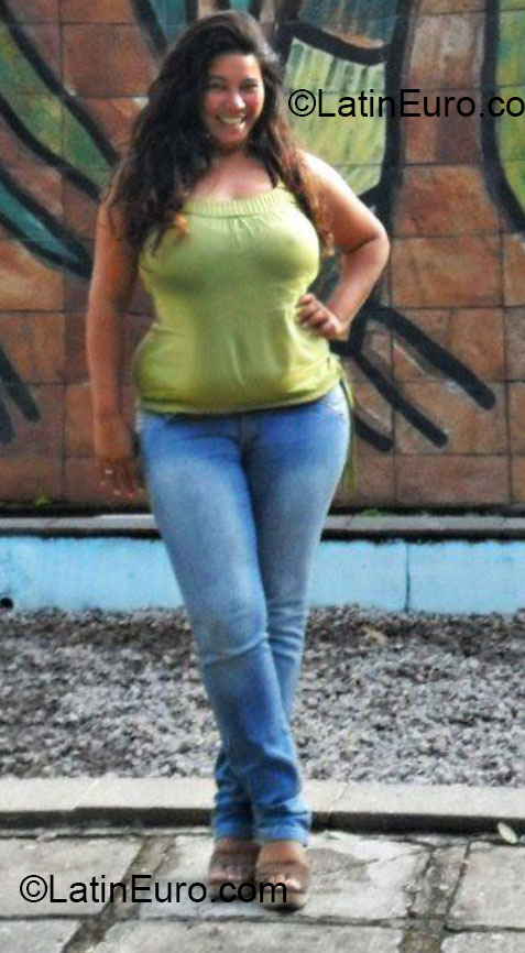 Date this pretty Brazil girl Alexandra from Recife BR7587