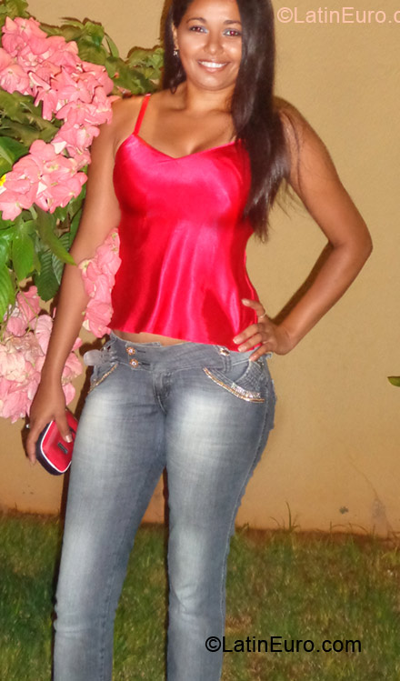 Date this charming Brazil girl Alinne from Mossoro BR7709