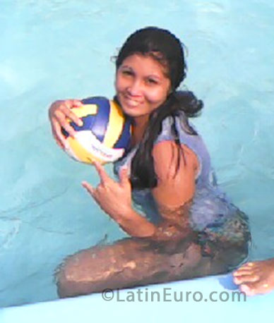 Date this athletic Brazil girl Raquel from Sao Luis BR8652