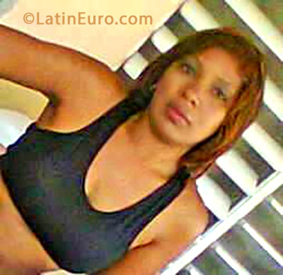 Date this passionate Dominican Republic girl Estebania from Santo Domingo DO15696