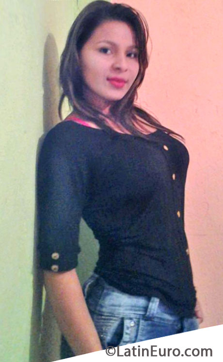 Date this exotic Colombia girl Darys from Monteria CO13050