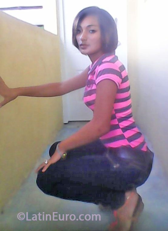 Date this hard body Dominican Republic girl Isela from Santiago DO15857