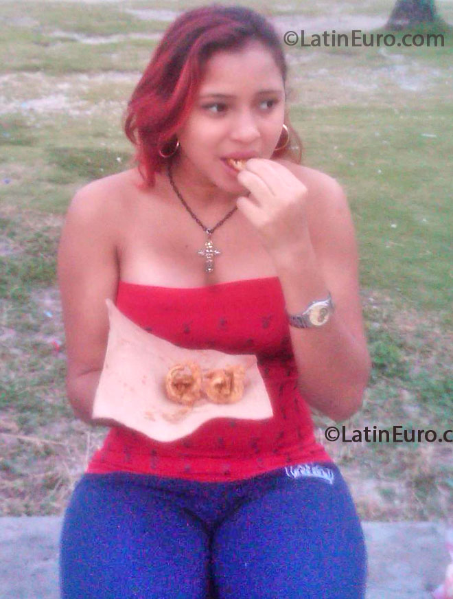 Date this sensual Dominican Republic girl Ysmeri from Santo Domingo DO15866
