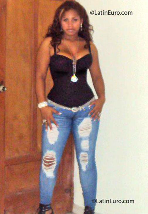Date this young Dominican Republic girl Soenny from Santo Domingo DO15941