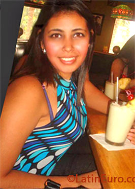 Date this attractive Honduras girl Julissa from San Pedro Sula HN852