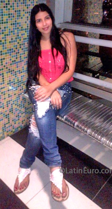 Date this georgeous Colombia girl Mary from Medellin CO13257