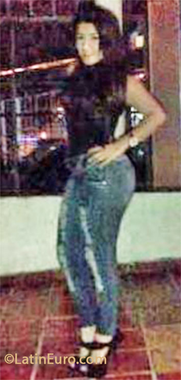 Date this sultry Colombia girl Yuli from Bucaramanga CO13274