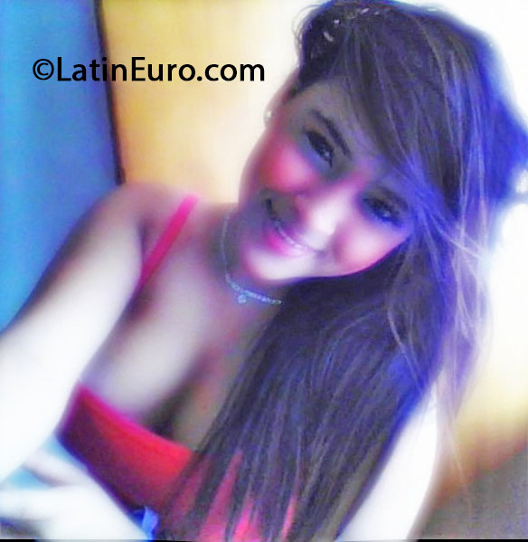 Date this cute Colombia girl Melissa from Cali CO13278