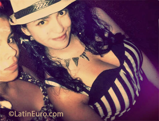 Date this athletic Colombia girl Sandra from Bogota CO15600