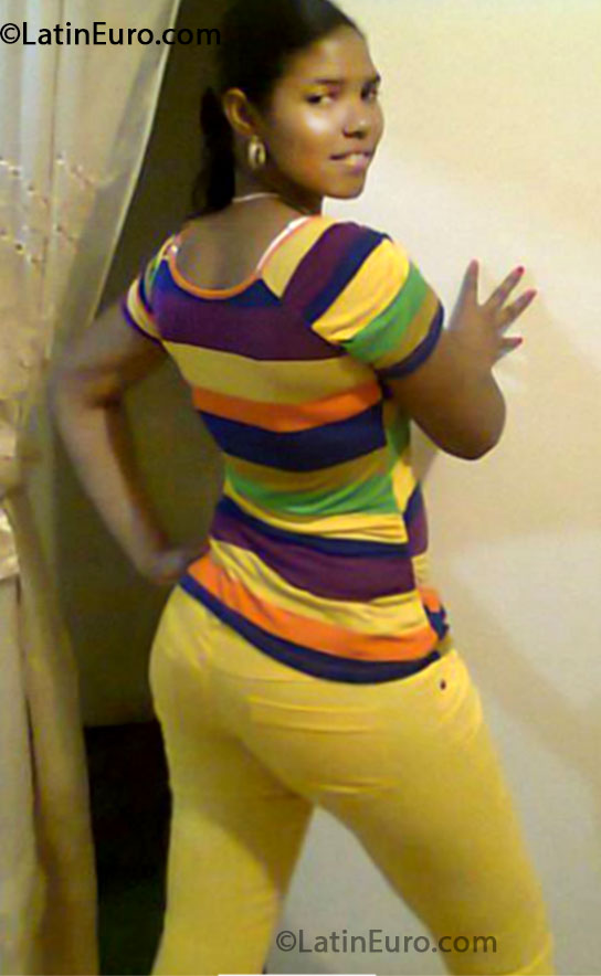 Date this tall Dominican Republic girl Arisleidy from Santo Domingo DO16264