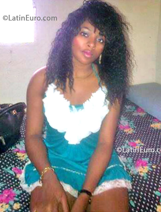 Date this young Dominican Republic girl Mel from Higuey DO16302