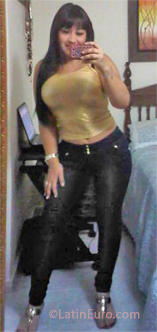 Date this cute Colombia girl Zoraya from Medellin CO14831