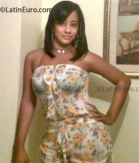 Date this tall Dominican Republic girl Erika rodriguez from Santo Domingo DO16471