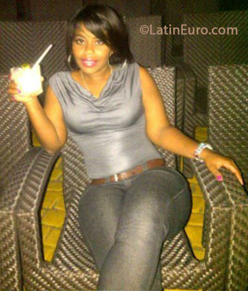 Date this sultry Dominican Republic girl Yocira from Santo Domingo DO16559