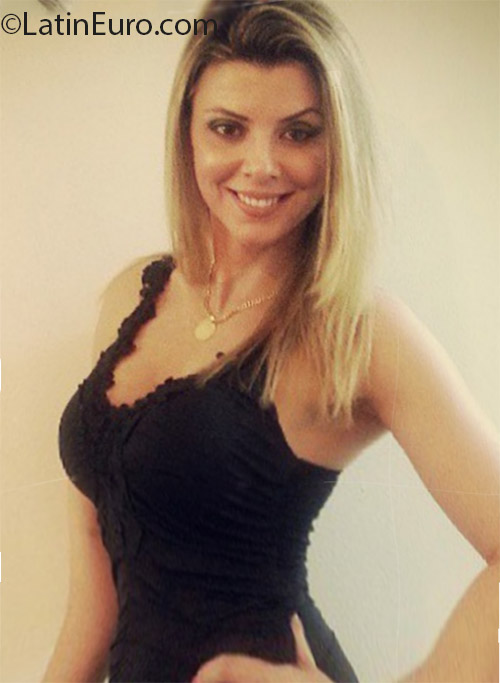 Date this georgeous Brazil girl Alexandra from Manaus BR8083