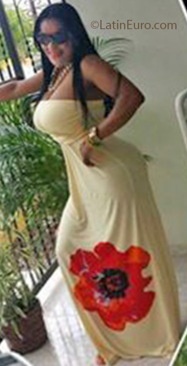 Date this charming Dominican Republic girl Awelda from salcedo DO17095