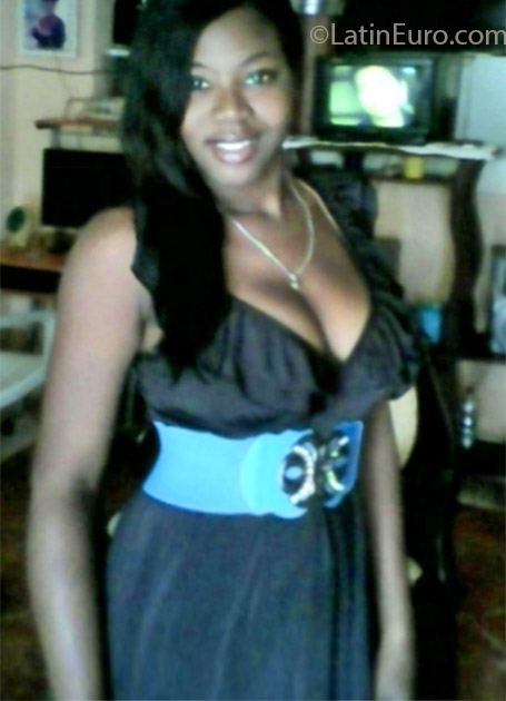 Date this passionate Dominican Republic girl Yaquandy from Santo Domingo DO17140