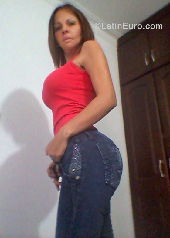 Date this sultry Colombia girl Adriana from Medellin CO14146