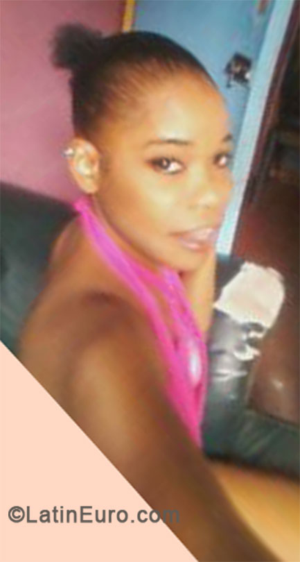 Date this lovely Jamaica girl Lamadona from Kingston JM1355