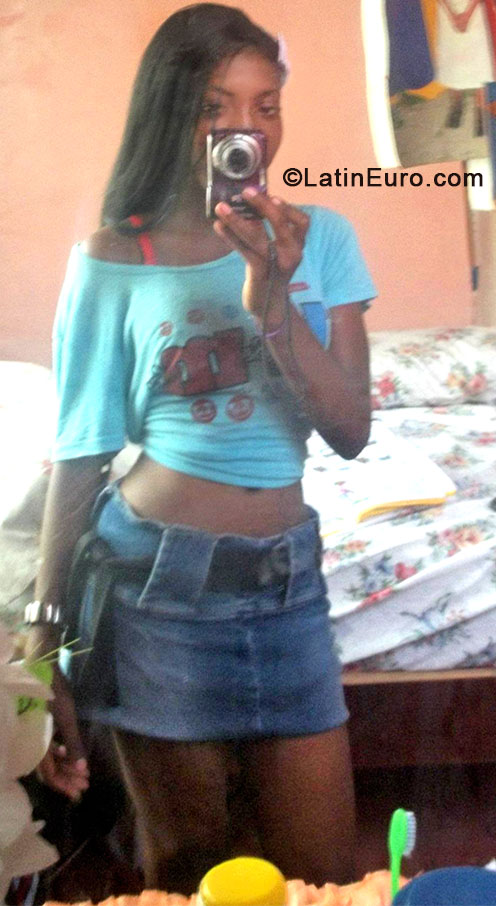 Date this young Jamaica girl Keresa from Kingston JM1357