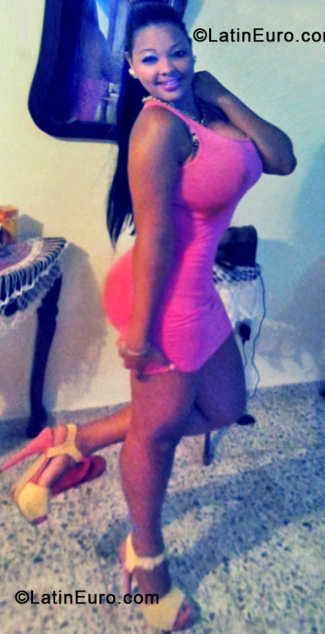 Date this georgeous Dominican Republic girl Yurlenes from Santo Domingo DO17689
