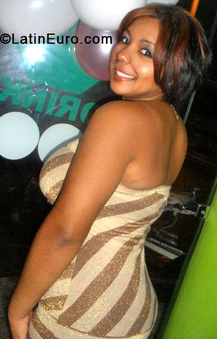 Date this stunning Dominican Republic girl Lisselot santan from La Romana DO17690