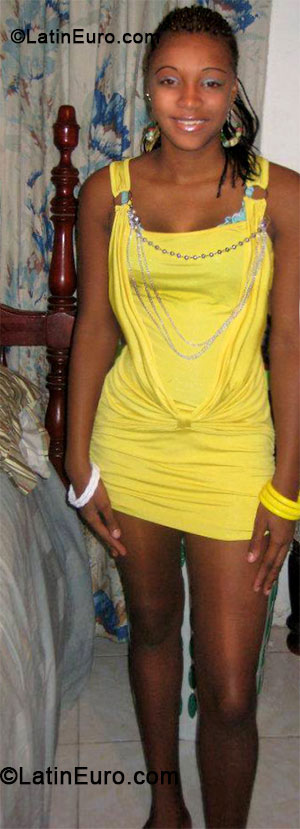 Date this fun Jamaica girl KIm from Lucea JM1551